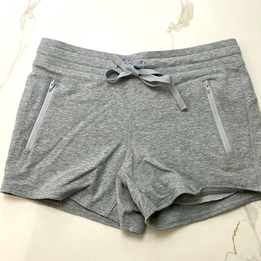 Alo yoga cotton track short size small. Grey. Barely worn